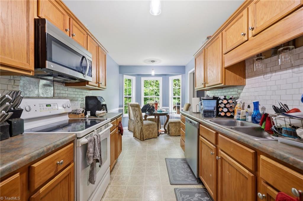 6951 Rangecrest Road Property Photo 15