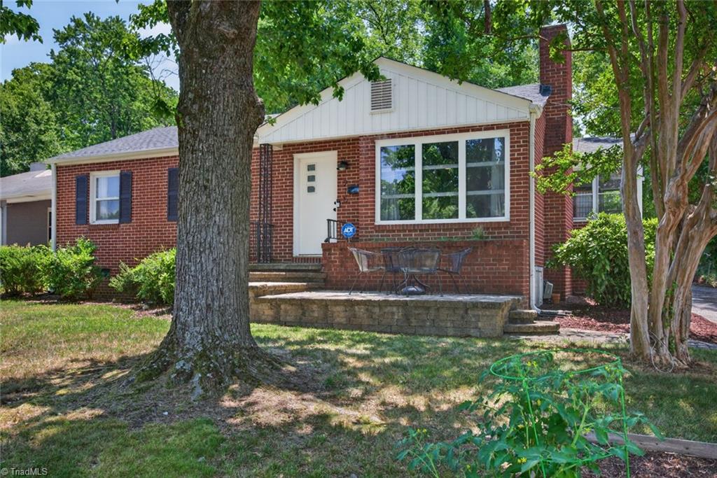 215 S Lindell Road Property Photo 3