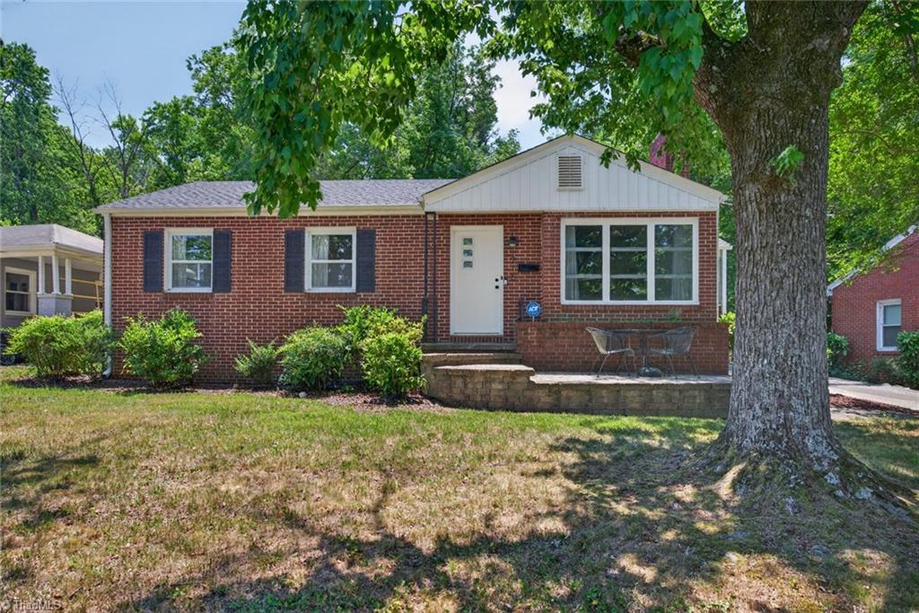 215 S Lindell Road Property Photo 4