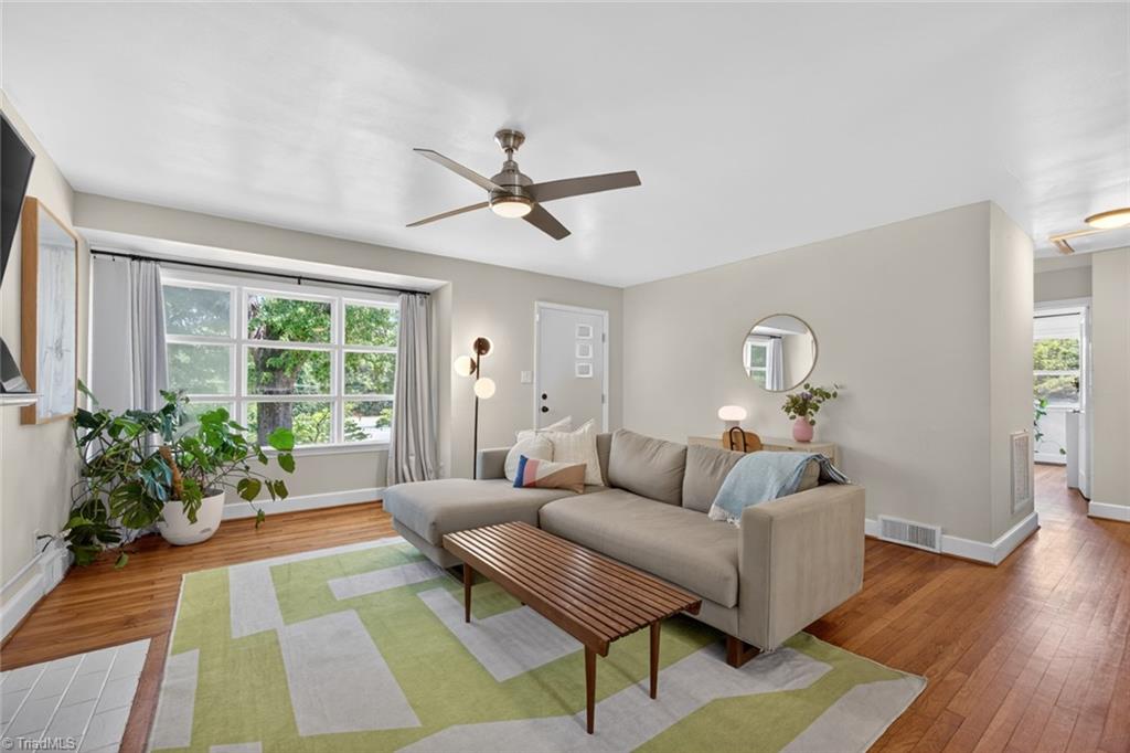 215 S Lindell Road Property Photo 13