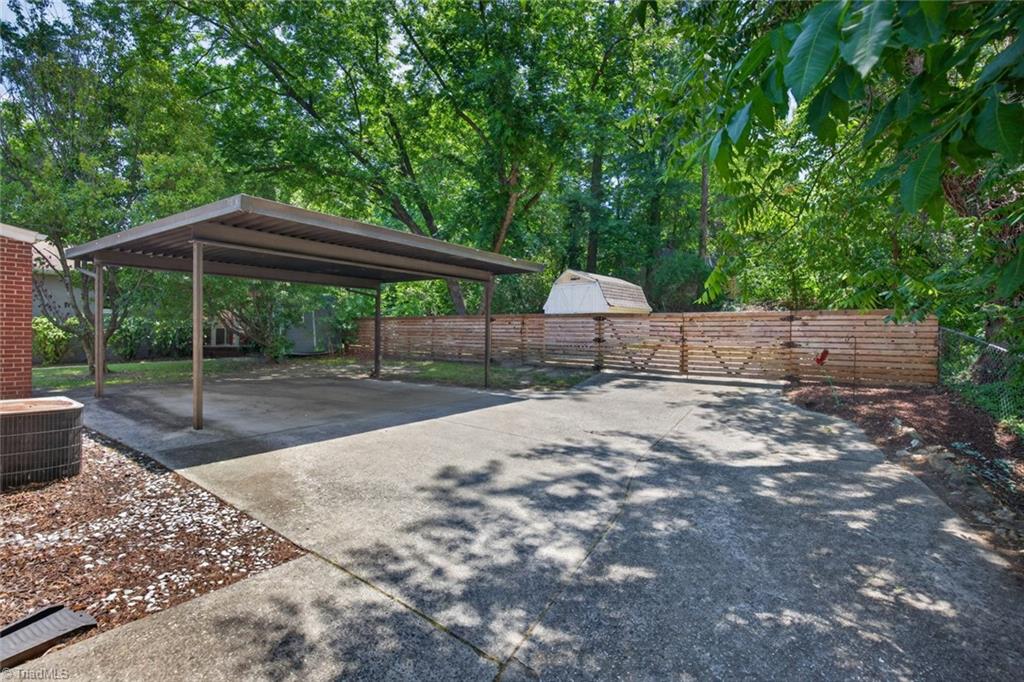 215 S Lindell Road Property Photo 28
