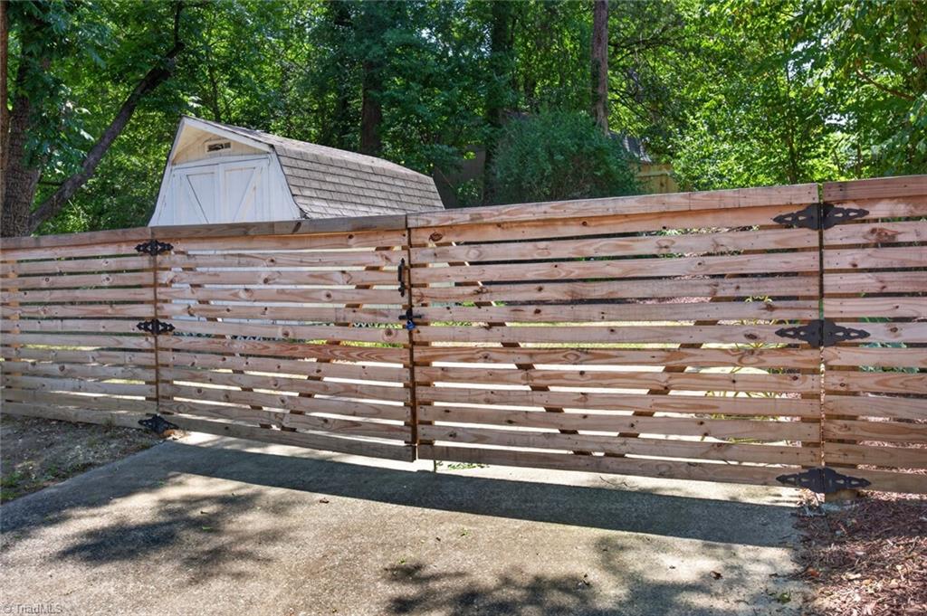 215 S Lindell Road Property Photo 29