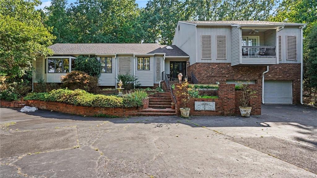 1420 Thayer Drive Property Photo 3