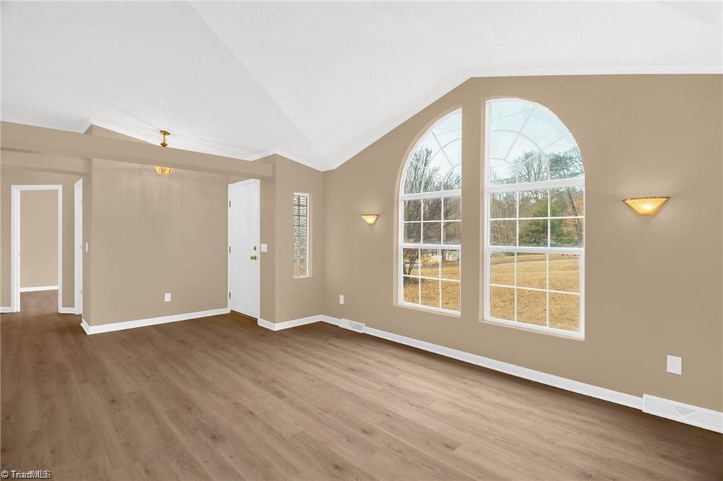 1085 Brookview Lane Property Photo 5