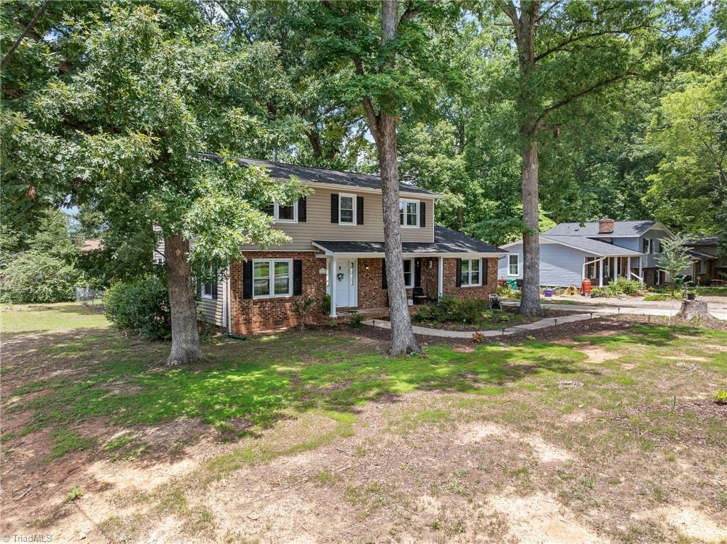 1001 Oakview Road Property Photo 4