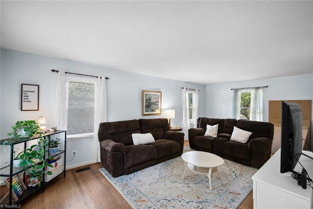 1001 Oakview Road Property Photo 13