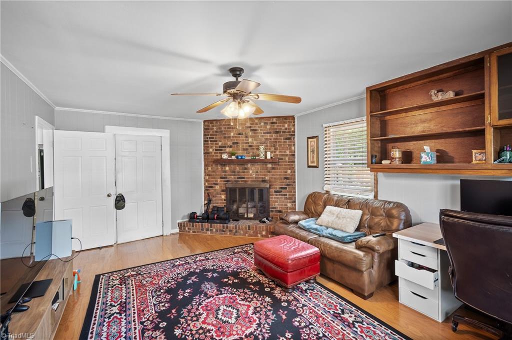 1001 Oakview Road Property Photo 22