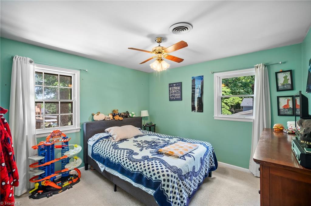 1001 Oakview Road Property Photo 29
