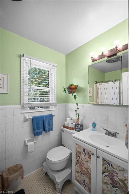 1001 Oakview Road Property Photo 34