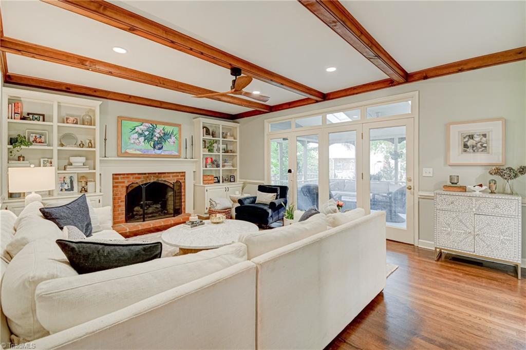 925 Ashley Glen Drive Property Photo 16