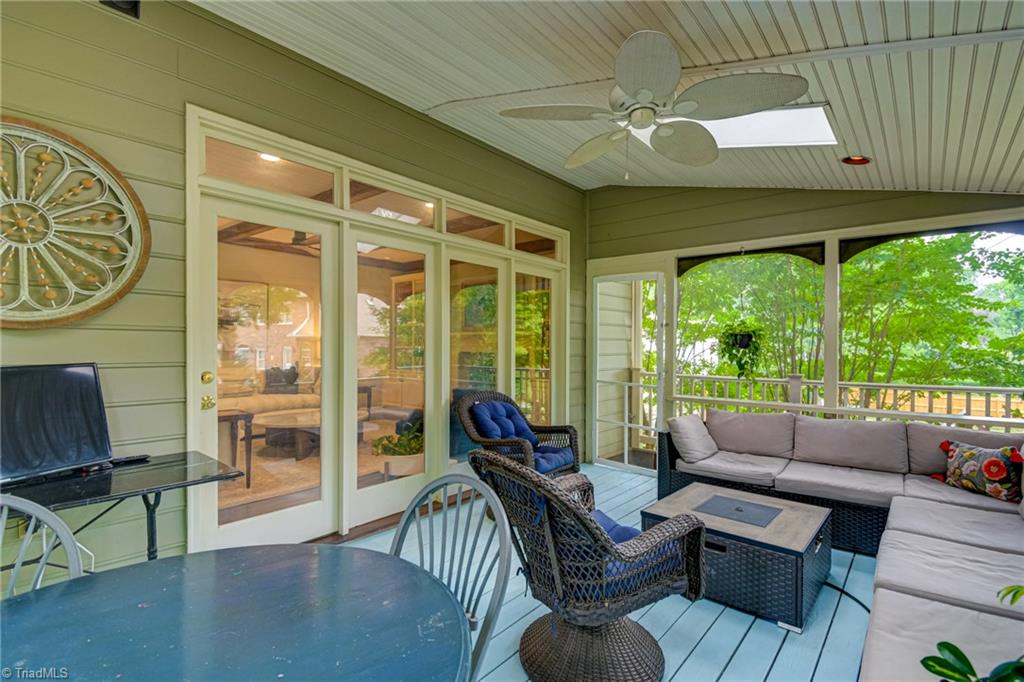 925 Ashley Glen Drive Property Photo 21