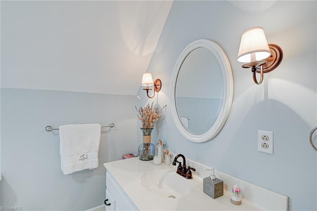 925 Ashley Glen Drive Property Photo 31