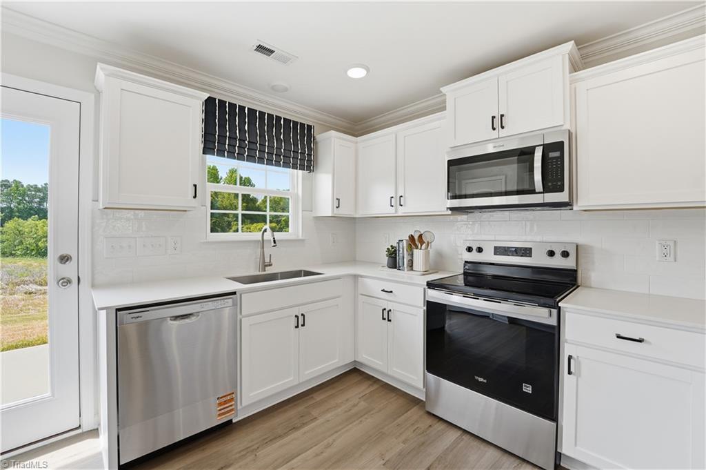 110 Pineberry Way Property Photo 3