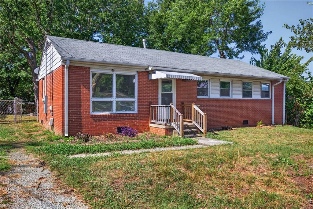 1707 E Cone Boulevard Property Photo 1