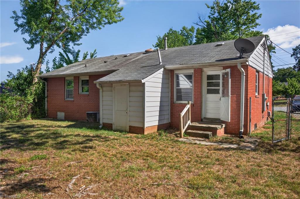 1707 E Cone Boulevard Property Photo 2