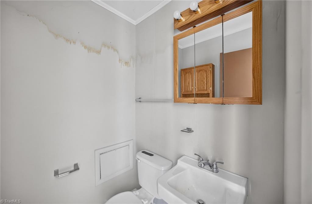 1707 E Cone Boulevard Property Photo 12