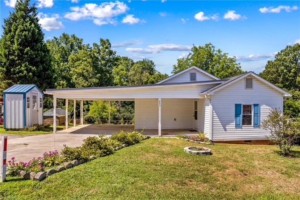 223 Nesbit Drive Property Photo 3