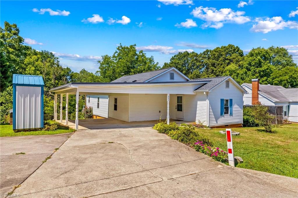 223 Nesbit Drive Property Photo 4