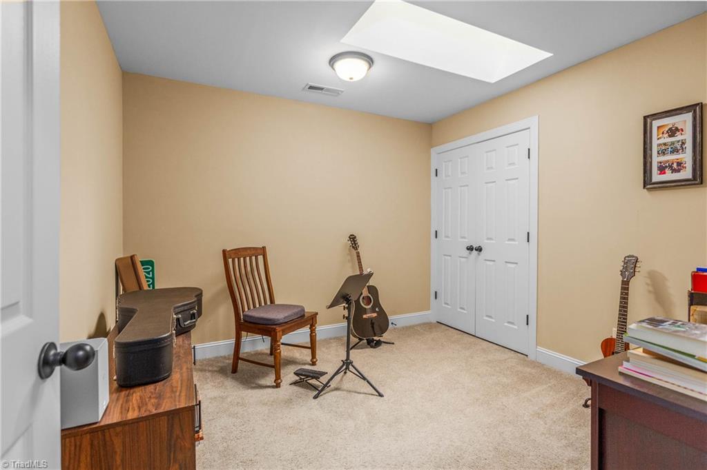 1025 Richmond Park Drive Property Photo 18