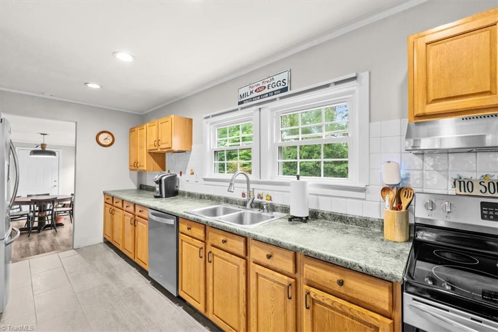 202 Walnut Street Property Photo 8
