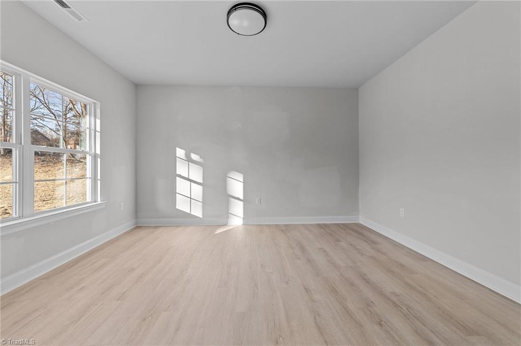 1913 Dockery Road Property Photo 6