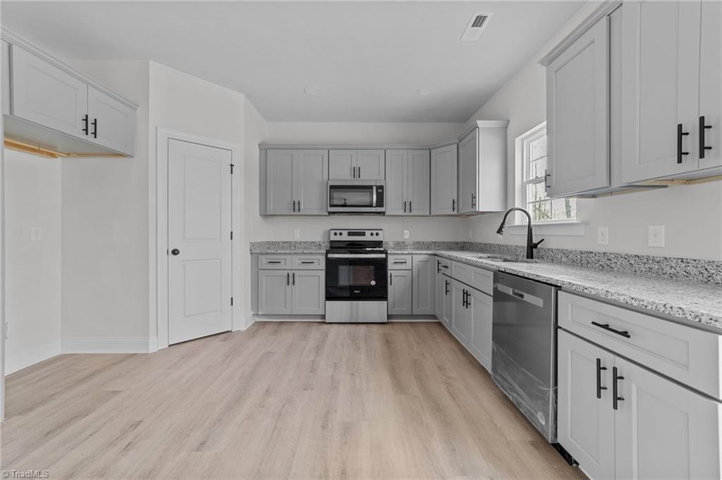 1913 Dockery Road Property Photo 10