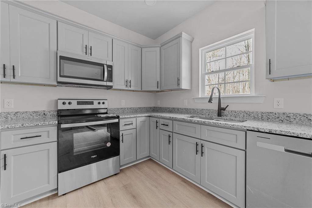 1913 Dockery Road Property Photo 11