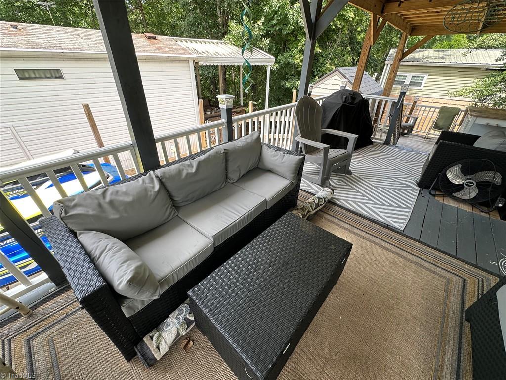 110 Pier Avenue Property Photo 23