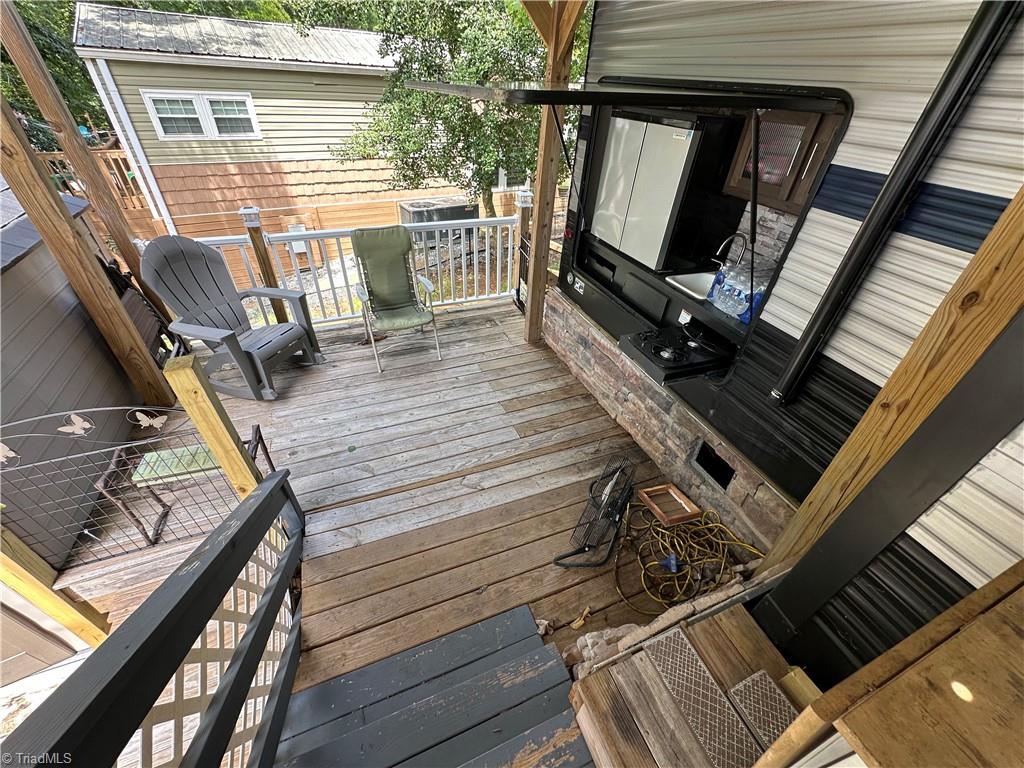 110 Pier Avenue Property Photo 26