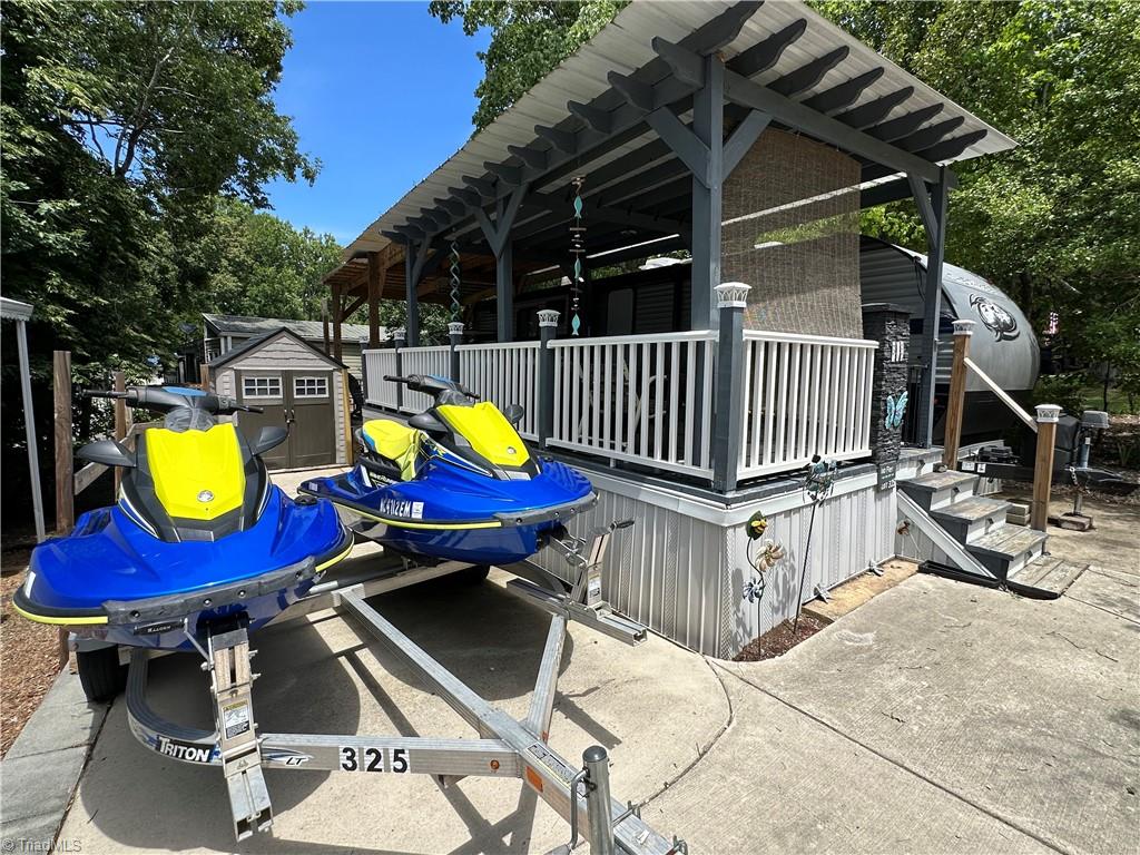 110 Pier Avenue Property Photo 29