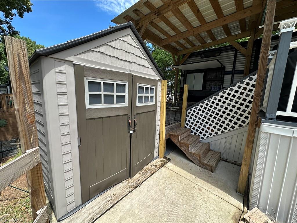 110 Pier Avenue Property Photo 31