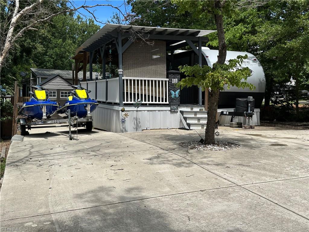 110 Pier Avenue Property Photo 38