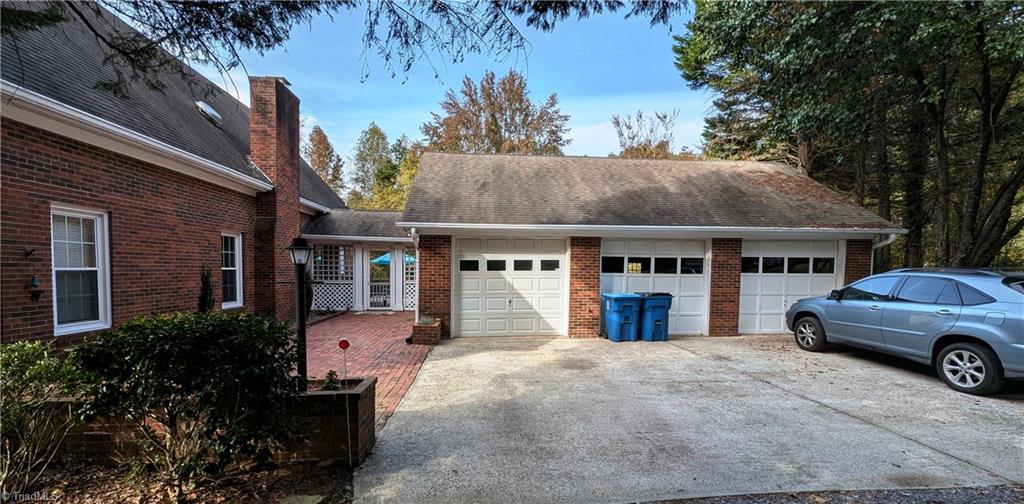 222 Shallowbrook Drive Property Photo 29