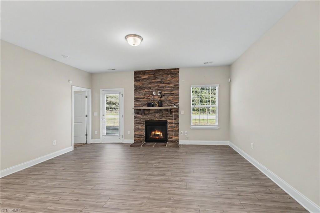 2238 Campbell Loop Property Photo 6