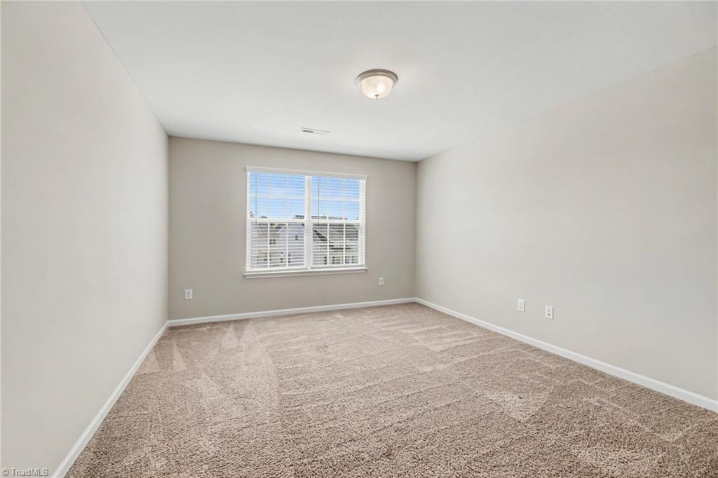 2238 Campbell Loop Property Photo 10