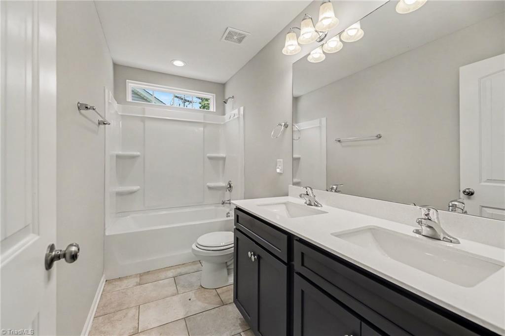 2238 Campbell Loop Property Photo 12