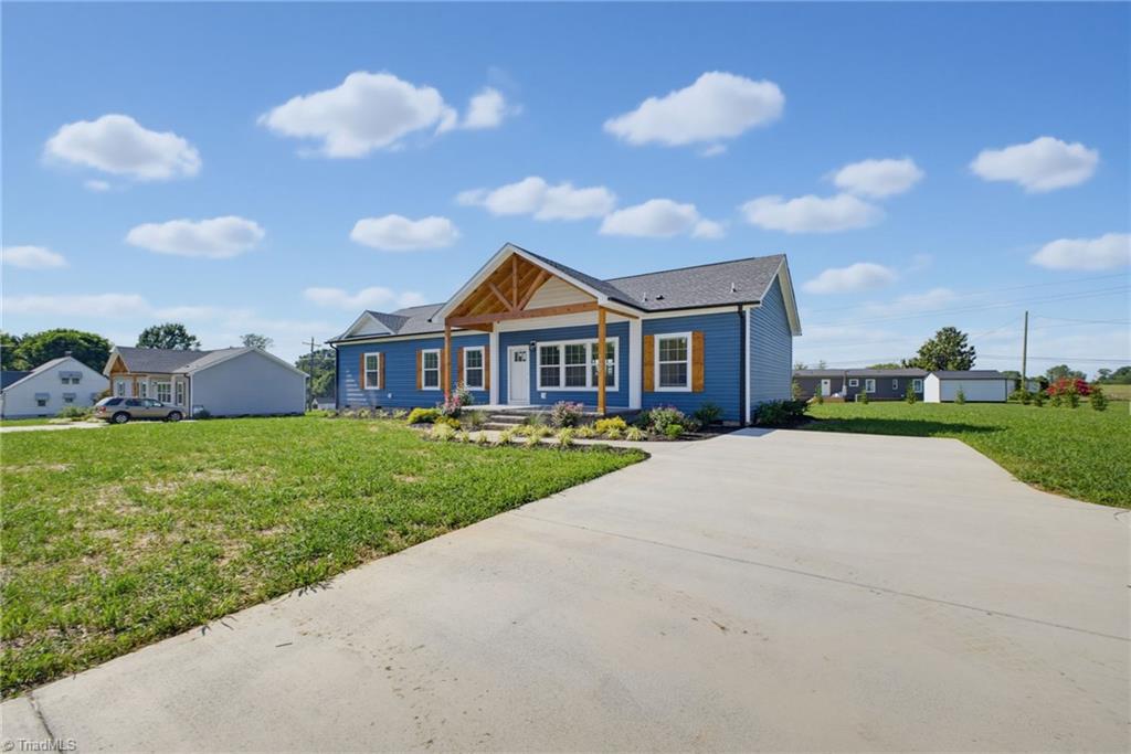 4727 Nc Highway 67 Property Photo 1
