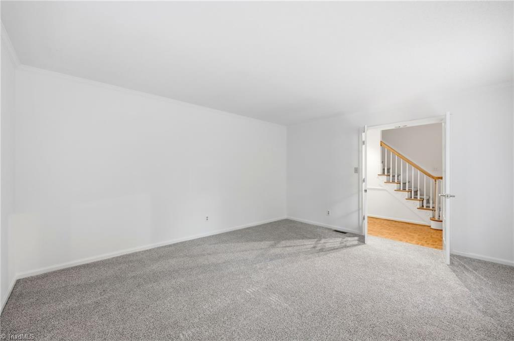2112 Somers Avenue Property Photo 5