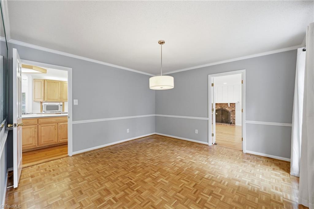 2112 Somers Avenue Property Photo 7