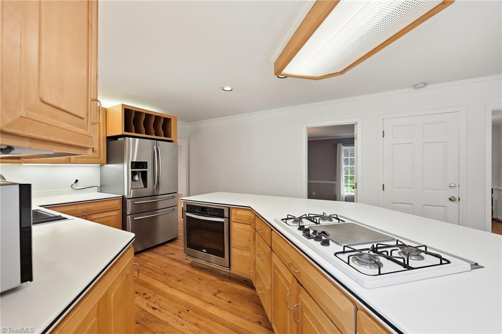 2112 Somers Avenue Property Photo 10