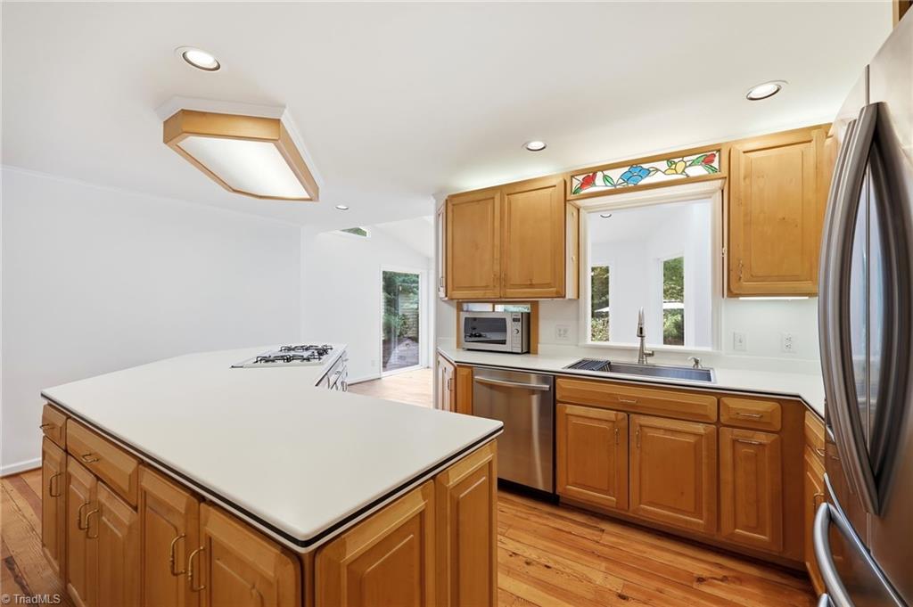 2112 Somers Avenue Property Photo 11