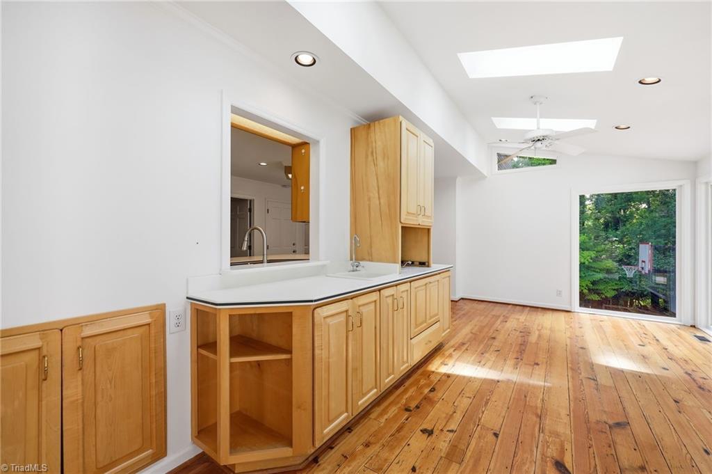 2112 Somers Avenue Property Photo 14