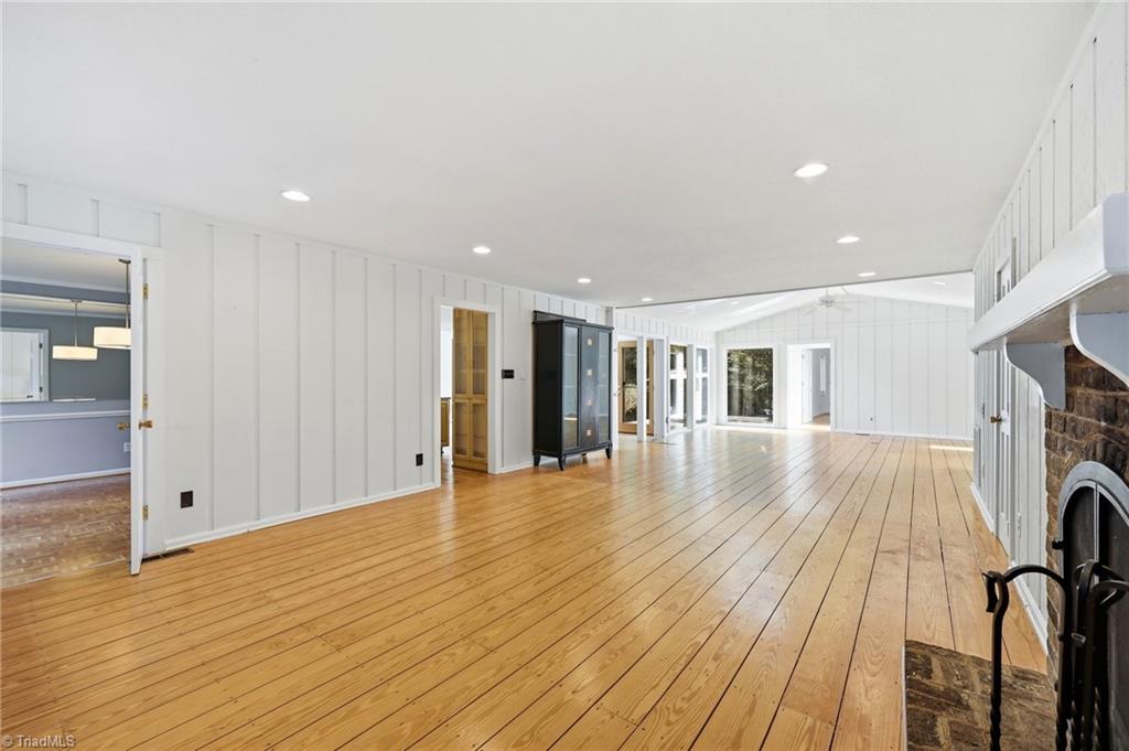 2112 Somers Avenue Property Photo 16