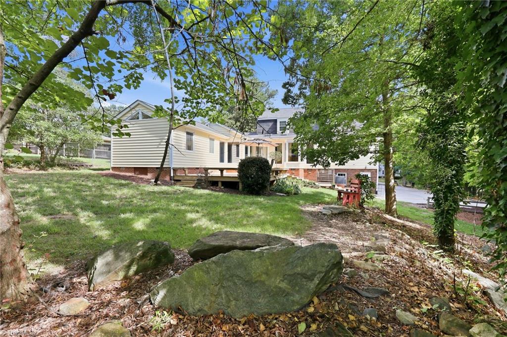 2112 Somers Avenue Property Photo 45