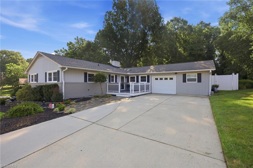 1506 Wendover Drive Property Photo 2