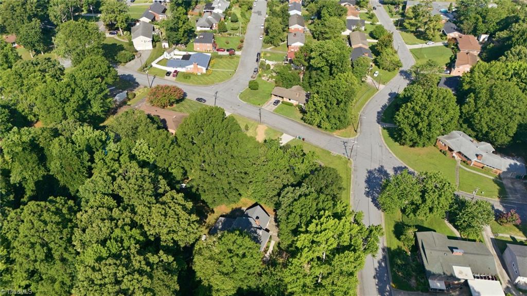 1506 Wendover Drive Property Photo 35