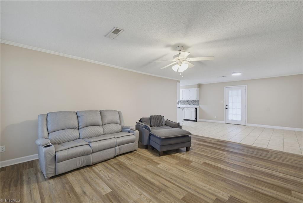 6954 Gra Lan Drive Property Photo 5
