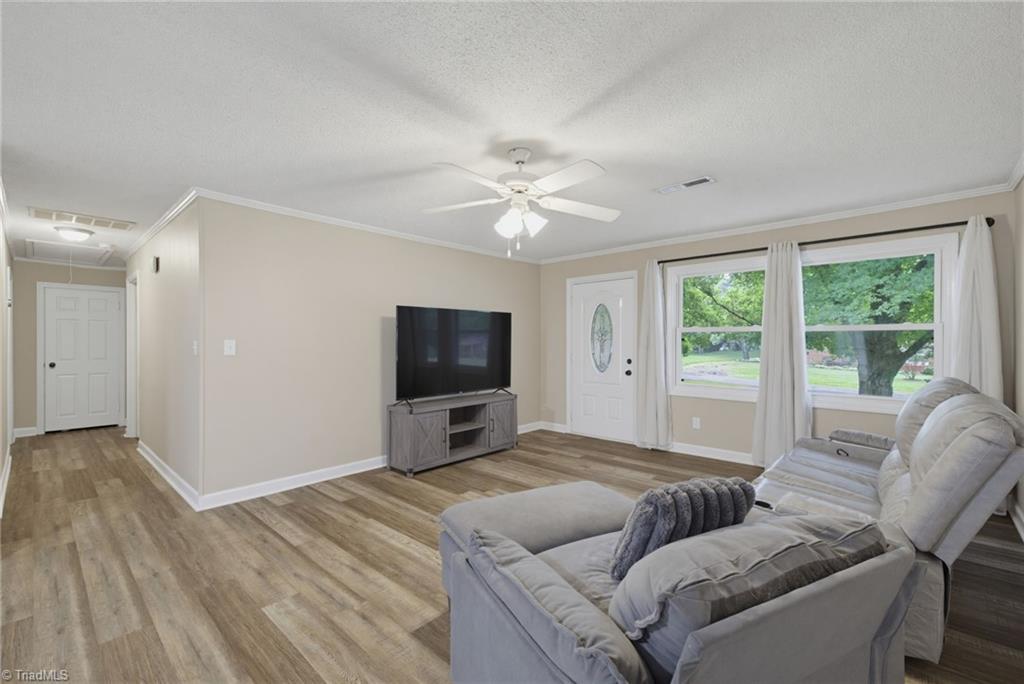 6954 Gra Lan Drive Property Photo 6