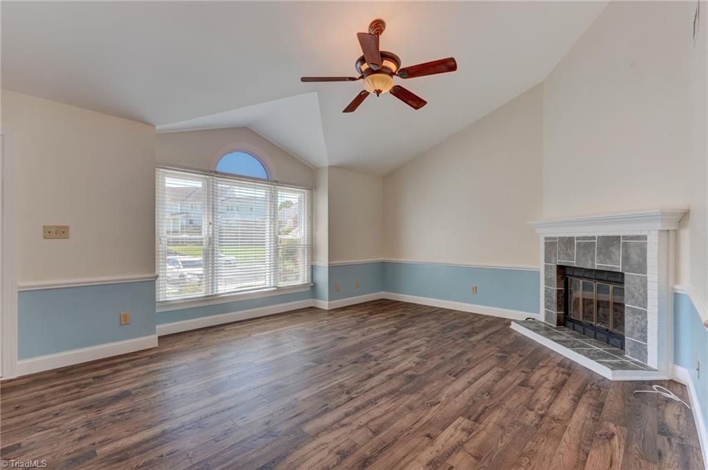 2050 E Hearthwood Court Property Photo 7