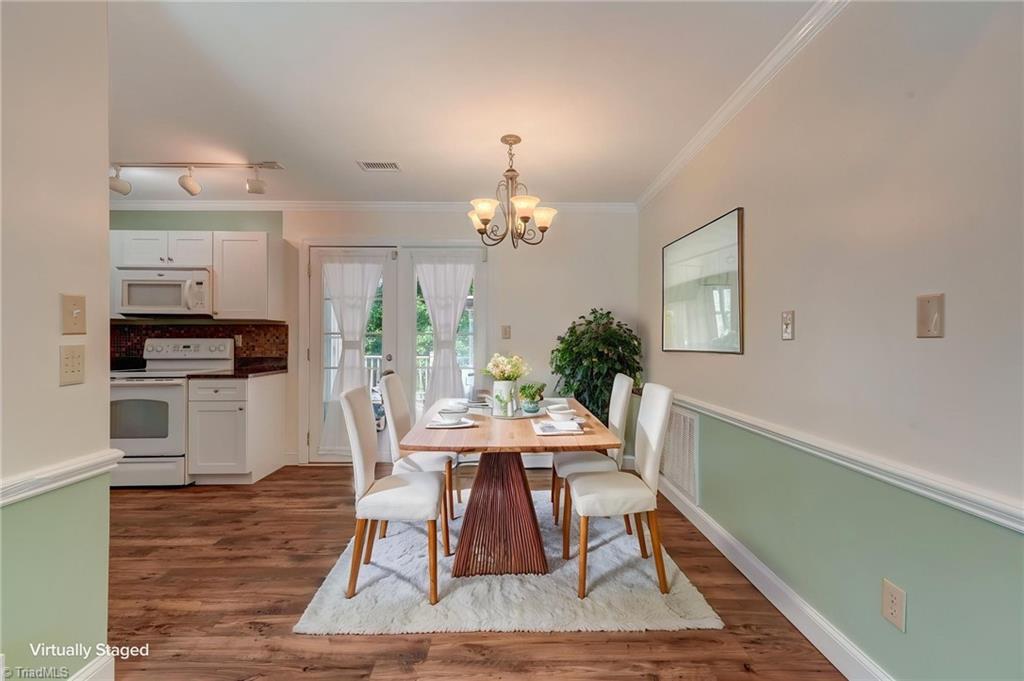 2050 E Hearthwood Court Property Photo 9